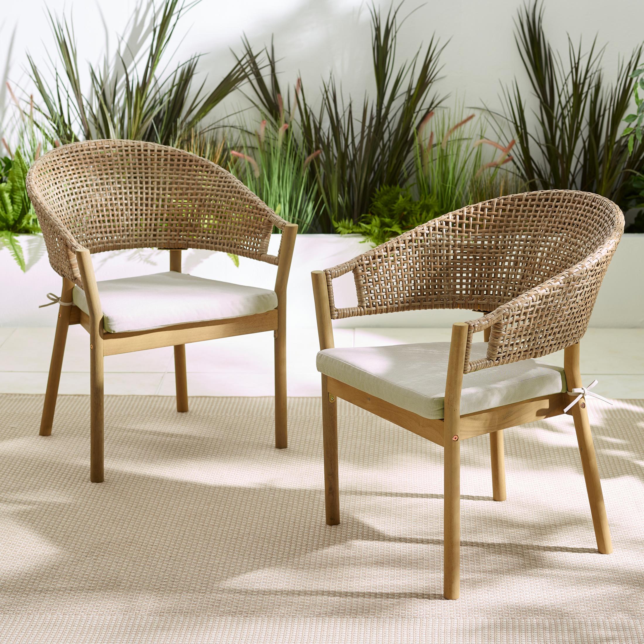Lanai & Asa Beige Rattan & Cream 4 Seat Round Table Garden Dining Set