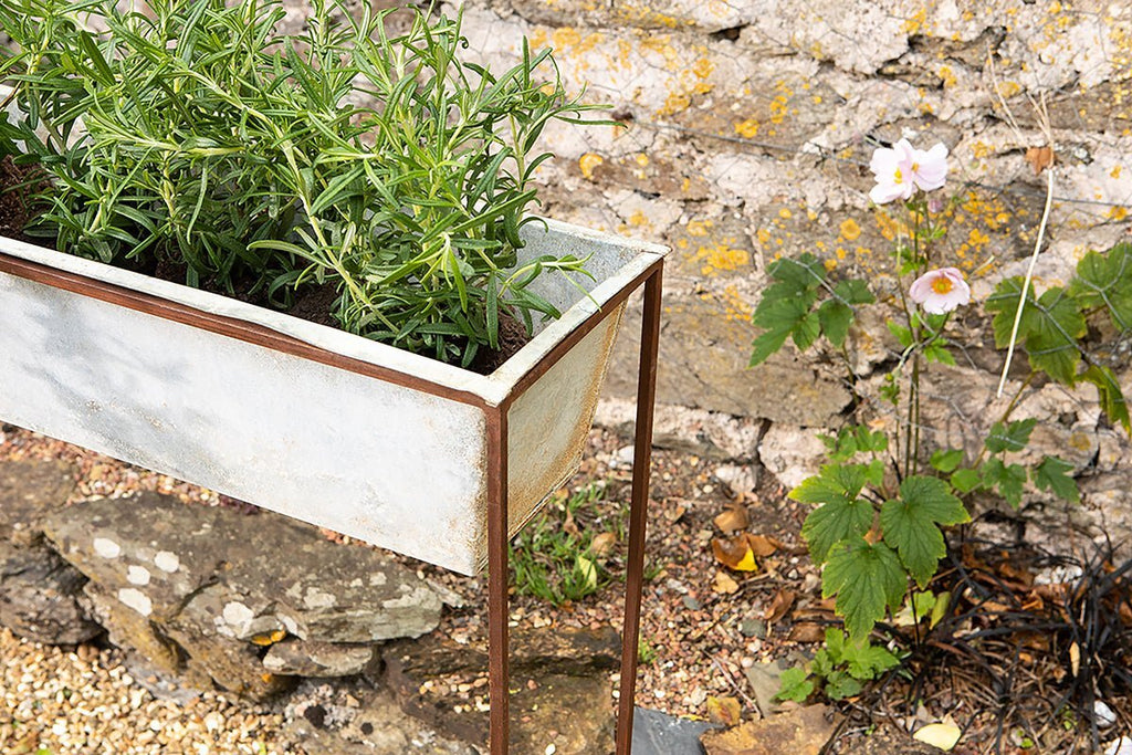 Narlu Wide Standing Planter