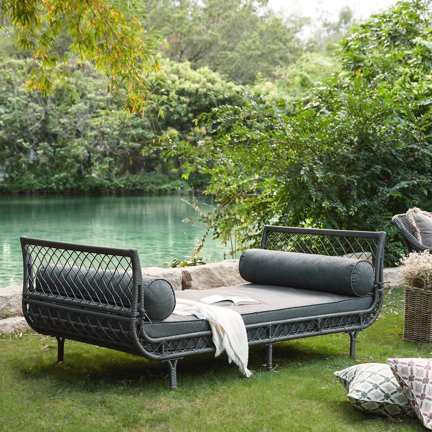 Willowbrook Lattice Weave Rattan Daybed, Dark Grey