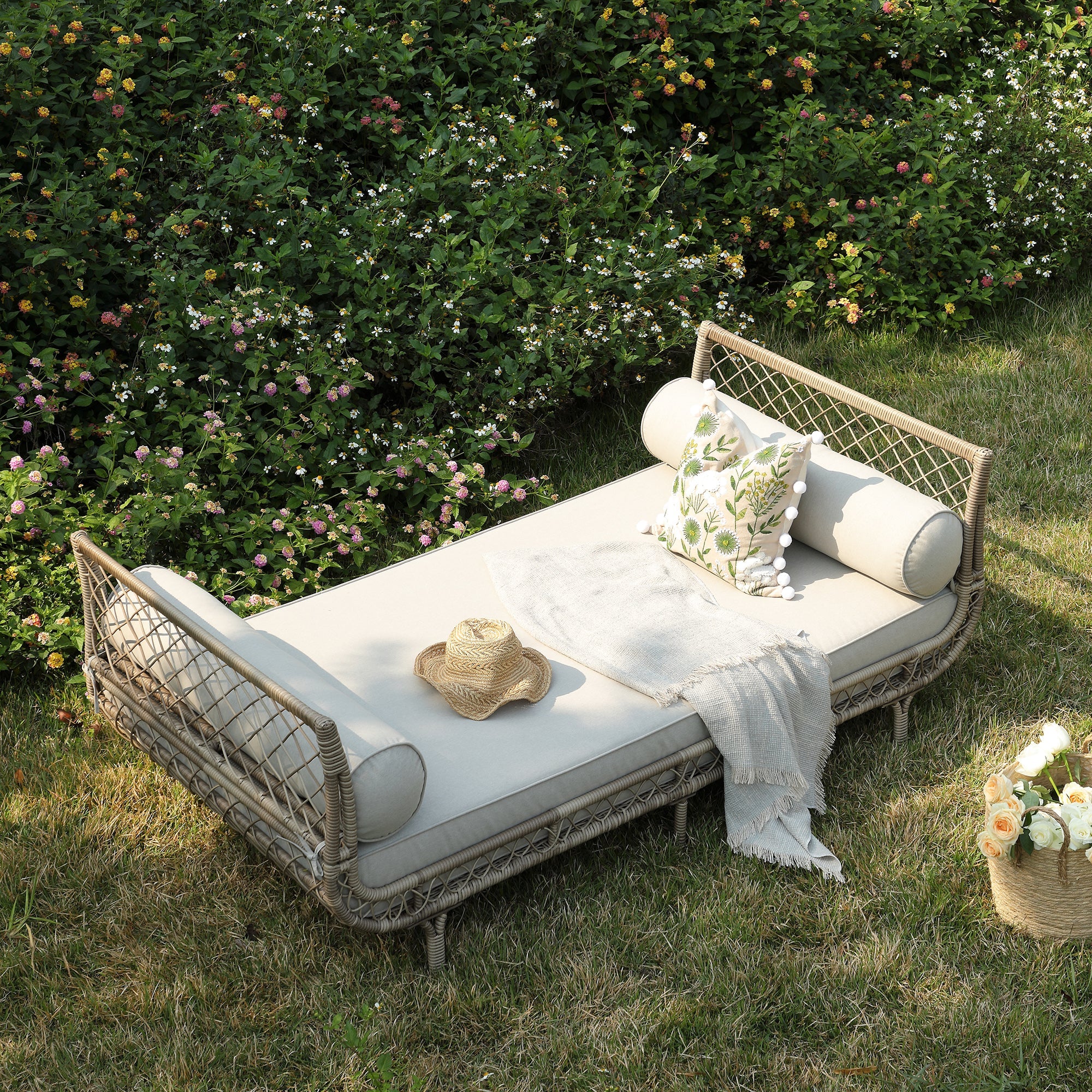 Willowbrook Lattice Weave Rattan Daybed, Natural