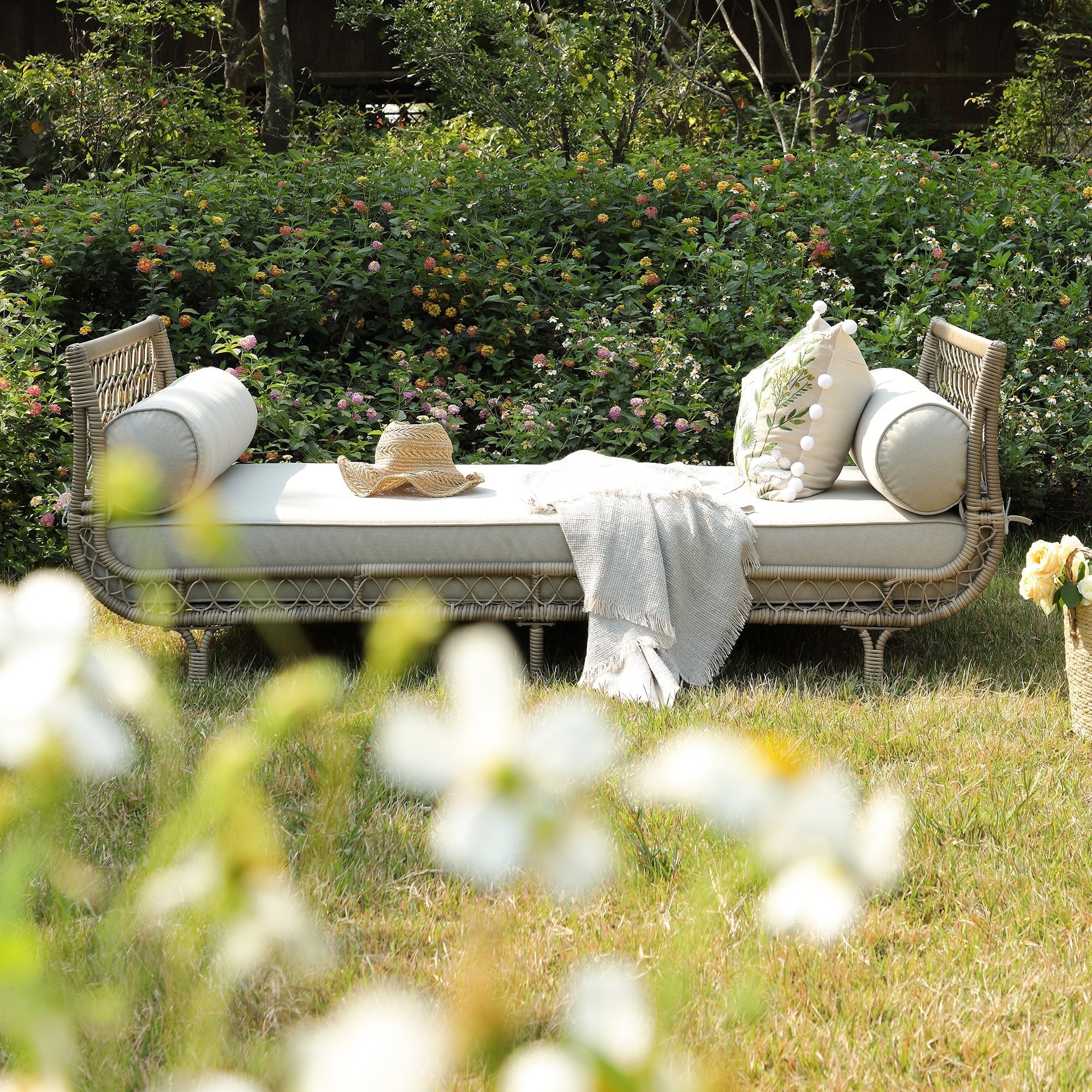 Willowbrook Lattice Weave Rattan Daybed, Natural