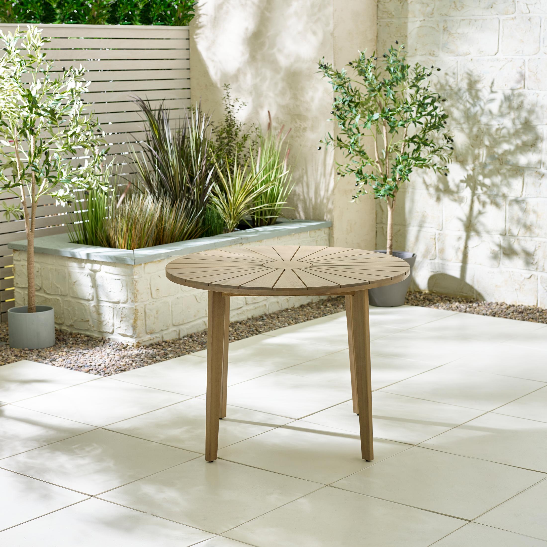 Tari Wood 4 Seat Round Garden Dining Table