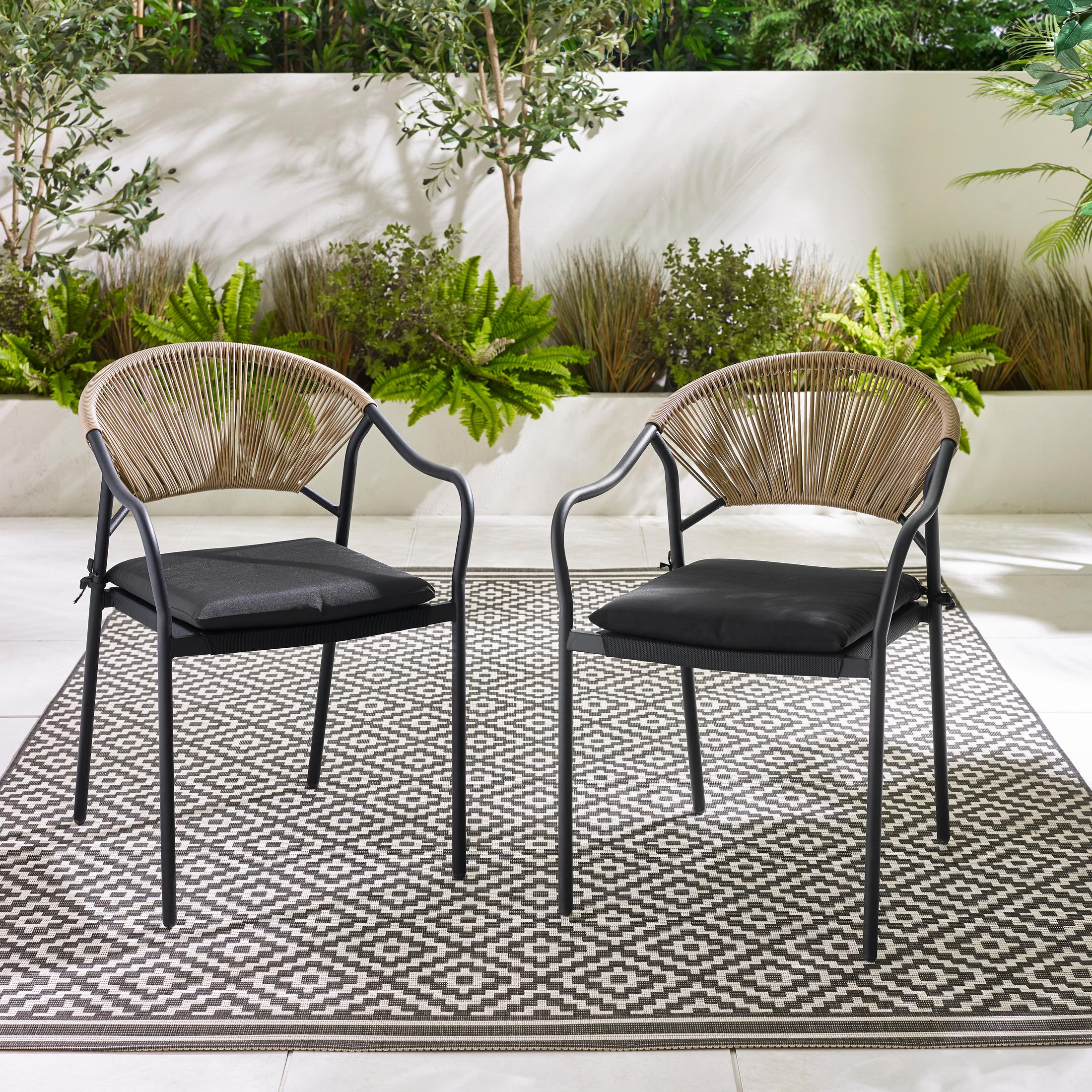 Lanai & Elba Beige Rattan & Black 4 Seat Round Table Garden Dining Set