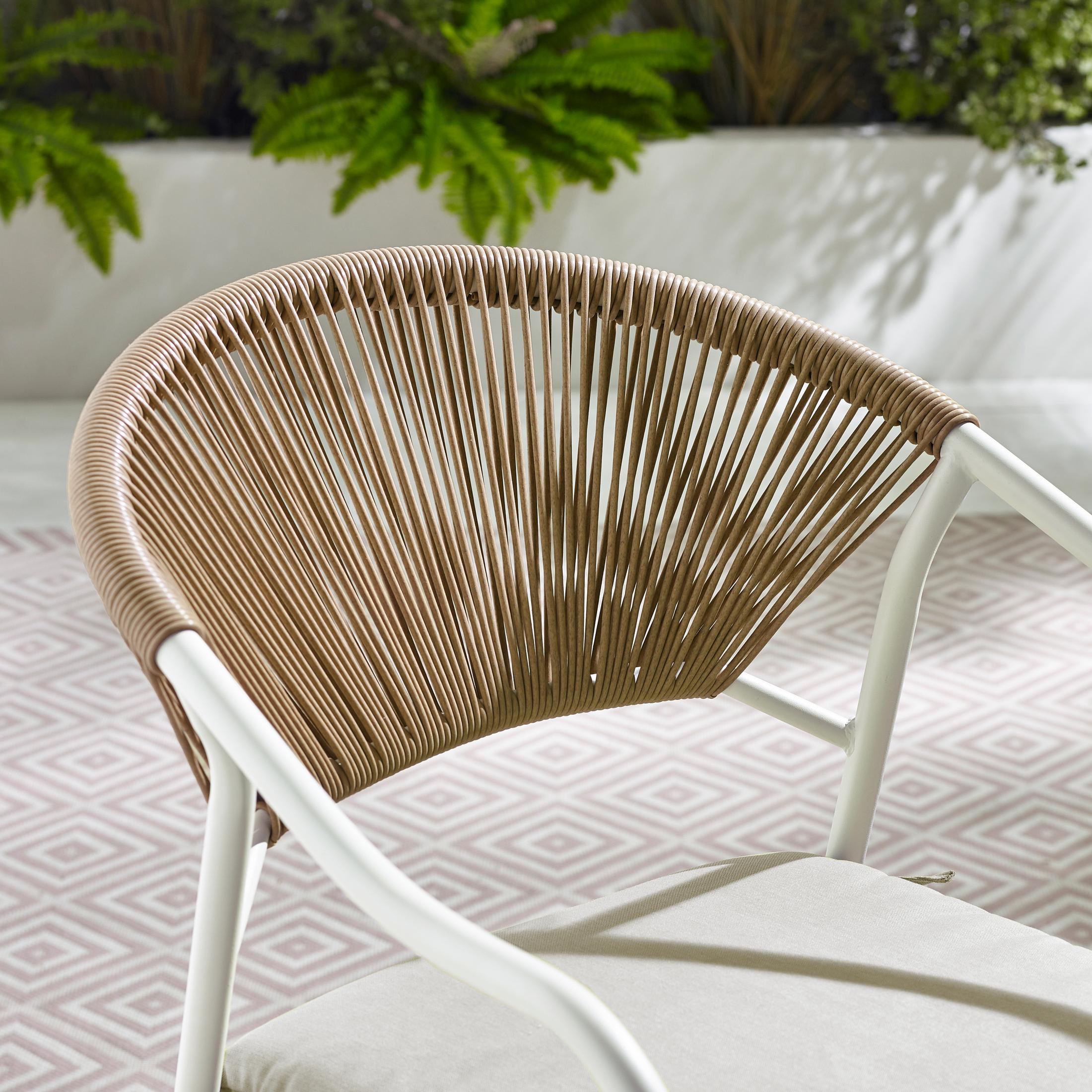 Lanai & Elba Beige Rattan & Cream 4 Seat Round Table Garden Dining Set