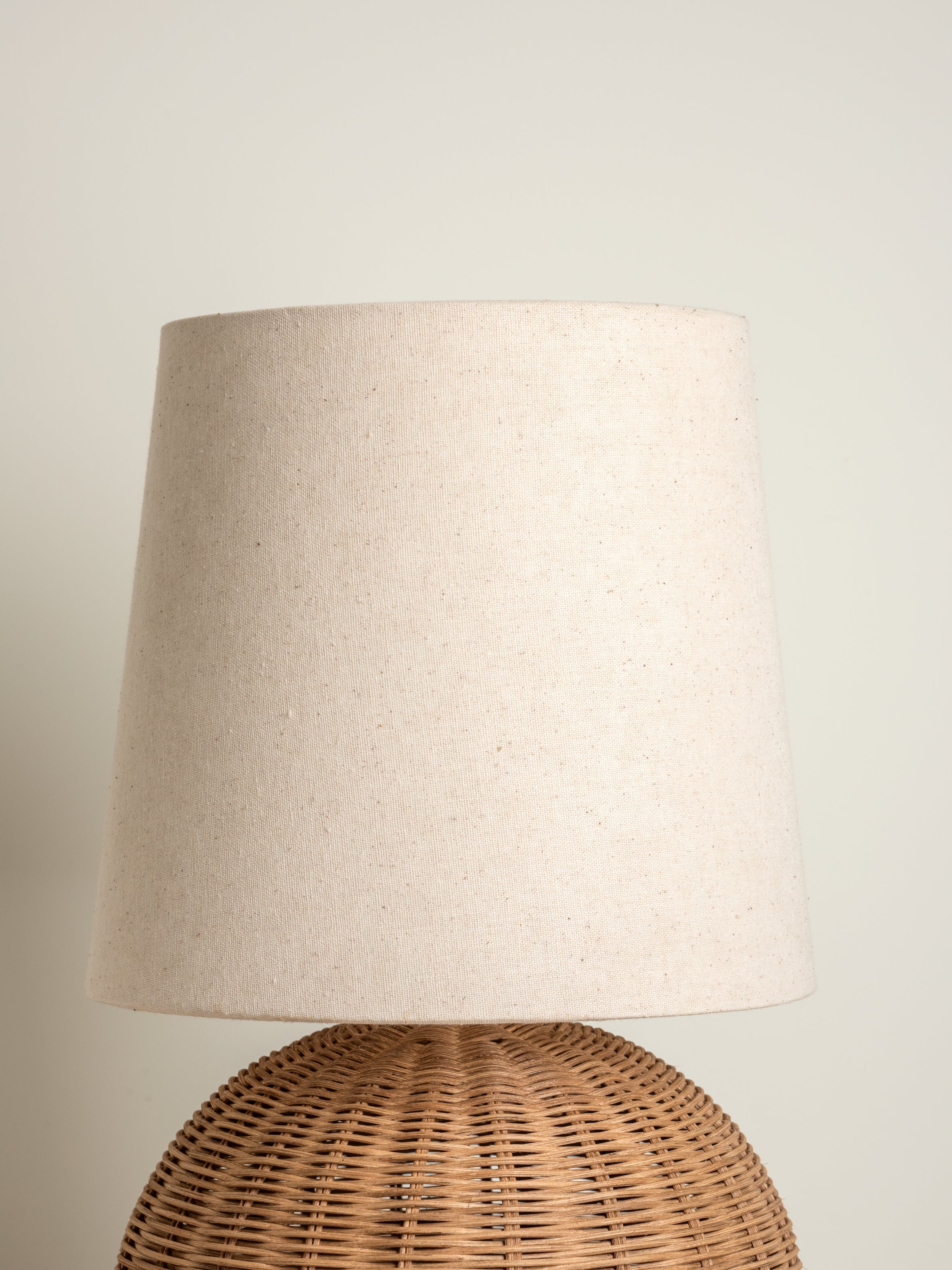 Sanvi - rattan globe table lamp