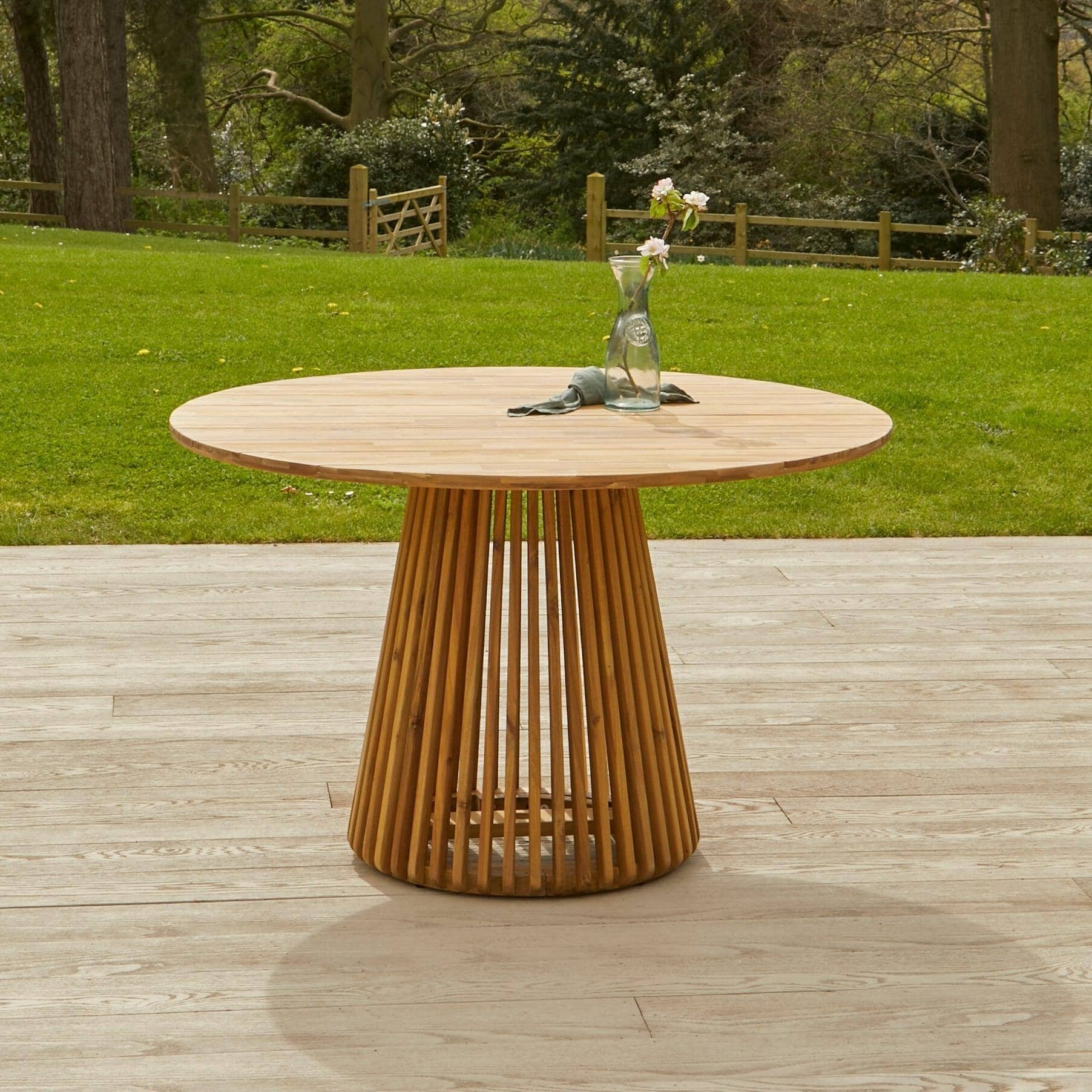 Willow 6 Seater Round Wooden Garden Set with 6 Hali Natural Rope Chairs & Round Grey Parasol